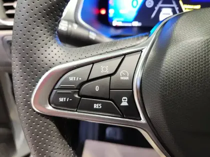 Photo 8 Renault Symbioz  E-Tech full hybrid 145