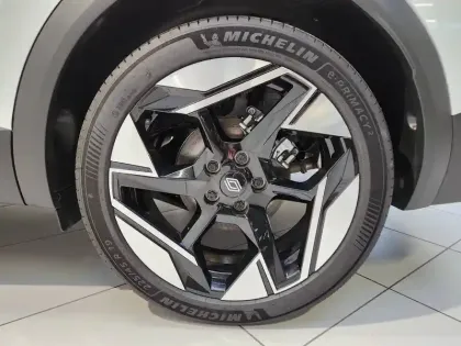 Photo 11 Renault Symbioz  E-Tech full hybrid 145