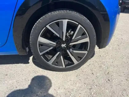 Photo 12 Peugeot 208  PureTech 130 S&S EAT8