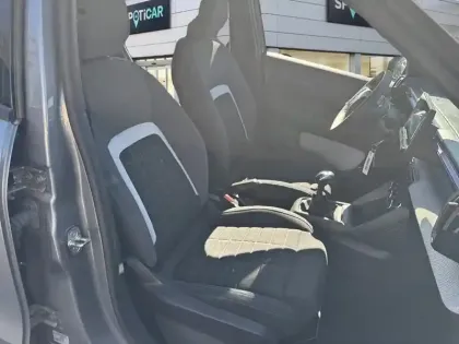 Photo 8 Citroën C3 Gén. IV Ph1 PLUS 5