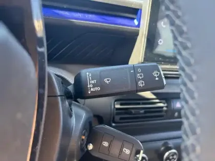 Photo 17 Citroën C3 Gén. IV Ph1 PLUS 5