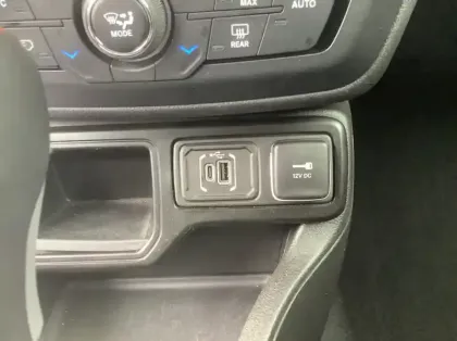 Photo 20 Jeep Renegade Nouveau 1.5 Turbo T4 130 ch BVR7 e-Hybrid Summit