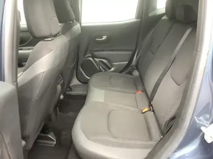 Photo 11 Jeep Renegade Nouveau 1.5 Turbo T4 130 ch BVR7 e-Hybrid Summit