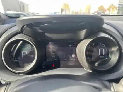 Photo 24 Toyota Yaris Hybride 1.5 HYBRID 116H DESIGN AWD AUTO