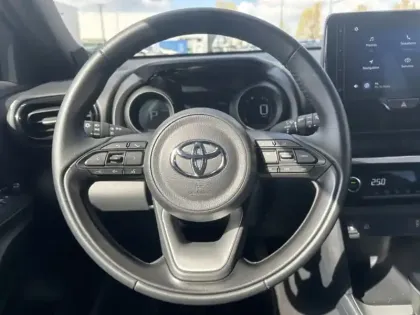 Photo 15 Toyota Yaris Hybride 1.5 HYBRID 116H DESIGN AWD AUTO