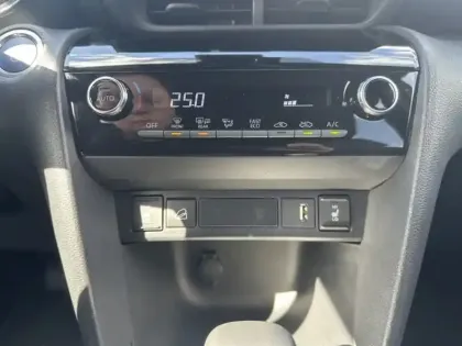 Photo 20 Toyota Yaris Hybride 1.5 HYBRID 116H DESIGN AWD AUTO