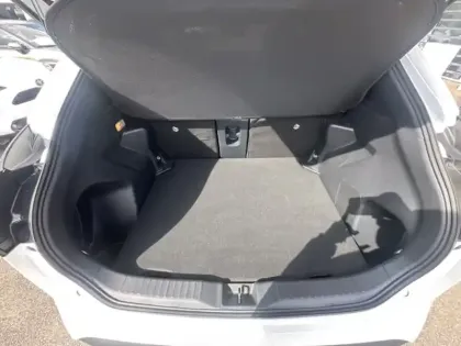 Photo 9 Toyota Yaris Hybride 1.5 HYBRID 116H DESIGN AWD AUTO