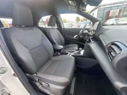 Photo 14 Toyota Yaris Hybride 1.5 HYBRID 116H DESIGN AWD AUTO