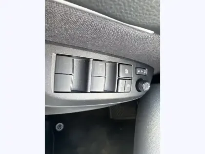 Photo 22 Toyota Yaris Hybride 1.5 HYBRID 116H DESIGN AWD AUTO