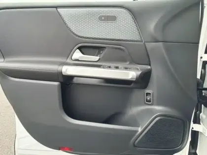 Photo 13 Mercedes GLB Gén. I (X247) Ph2 Progressive Line 5