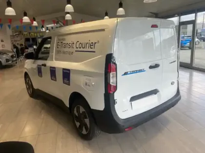 Photo 12 Ford Transit Courier Gén. II Ph1 Limited 2