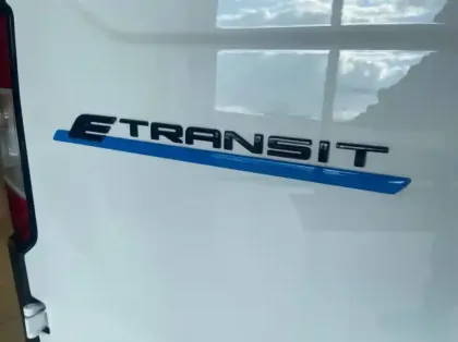 Photo 27 Ford Transit Courier Gén. II Ph1 Limited 2