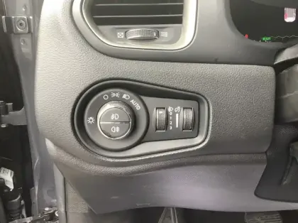 Photo 26 Jeep Renegade Nouveau 1.5 Turbo T4 130 ch BVR7 e-Hybrid Summit