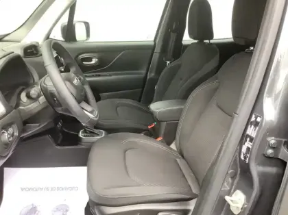 Photo 10 Jeep Renegade Nouveau 1.5 Turbo T4 130 ch BVR7 e-Hybrid Summit