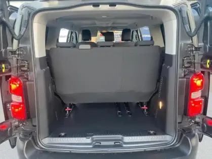 Photo 20 Peugeot Expert III Taille M 2.2 Diesel 180 S&S EAT8