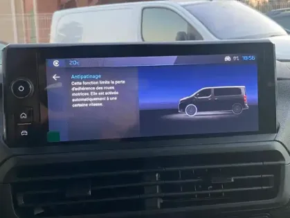 Photo 16 Peugeot Expert III Taille M 2.2 Diesel 180 S&S EAT8