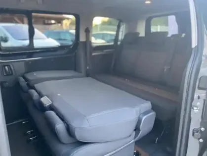 Photo 31 Peugeot Expert III Taille M 2.2 Diesel 180 S&S EAT8