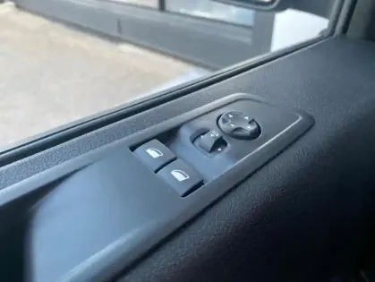 Photo 35 Peugeot Expert III Taille M 2.2 Diesel 180 S&S EAT8