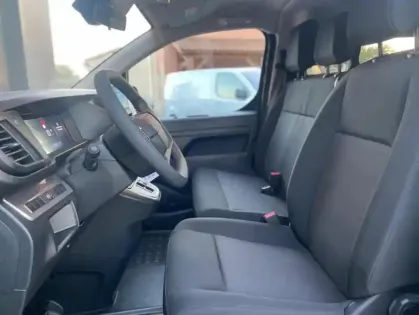 Photo 34 Peugeot Expert III Taille M 2.2 Diesel 180 S&S EAT8