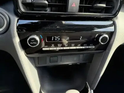 Photo 19 Toyota Yaris Hybride 1.5 HYBRID 116H DESIGN AUTO