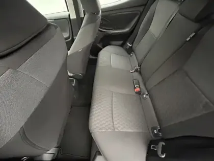 Photo 18 Toyota Yaris 70 VVT-i Dynamic