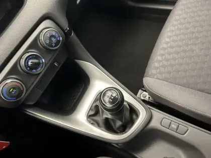 Photo 13 Toyota Yaris 70 VVT-i Dynamic