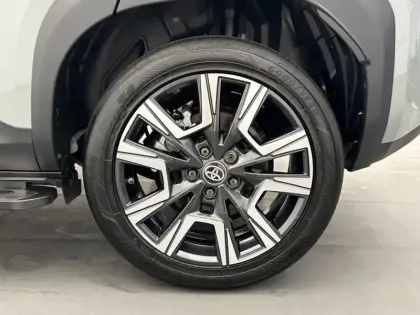 Photo 8 Toyota Yaris Gén. I Ph1 NG Première 5