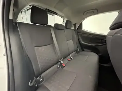 Photo 21 Toyota Yaris Hybride 116h Dynamic