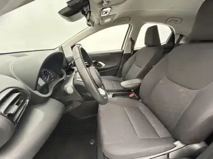 Photo 16 Toyota Yaris Hybride 116h Dynamic