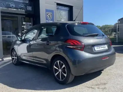 Photo 24 Peugeot 208 1.2 PureTech 82 Allure