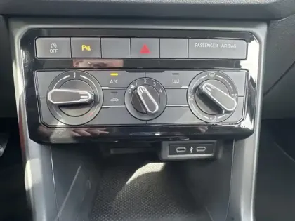 Photo 21 Volkswagen T-cross Gén. I Ph1 NG Life Tech 5