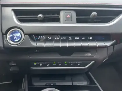 Photo 12 Lexus UX Gén. I Ph1 F SPORT Executive 5