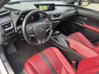 Photo 10 Lexus UX Gén. I Ph1 F SPORT Executive 5