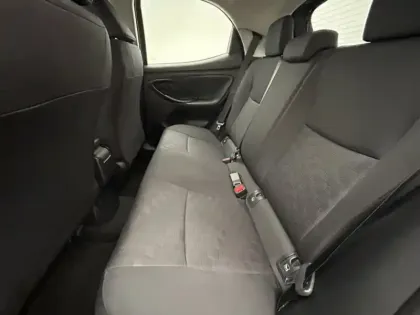 Photo 12 Toyota Yaris Hybride 116h Dynamic