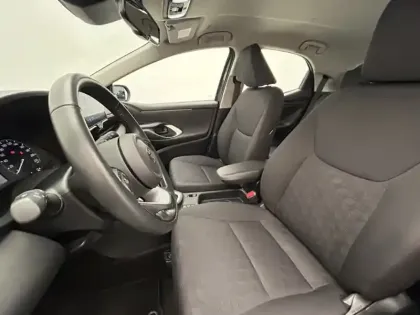 Photo 11 Toyota Yaris Hybride 116h Dynamic