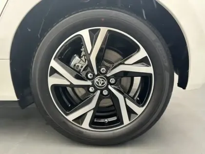 Photo 8 Toyota Yaris Hybride 116h Design