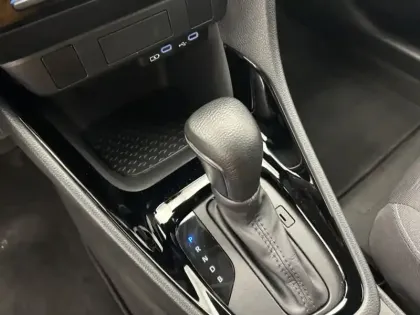 Photo 13 Toyota Yaris Hybride 116h Design