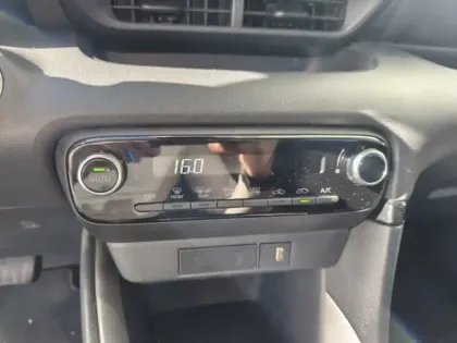 Photo 7 Toyota Yaris Hybride 116h Dynamic