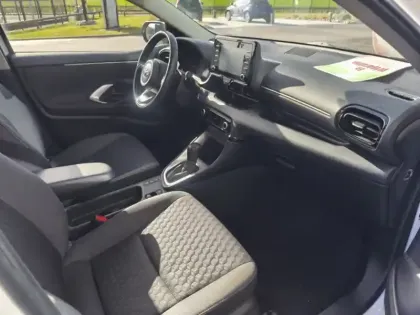 Photo 10 Toyota Yaris Hybride 116h Dynamic