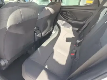 Photo 11 Toyota Yaris Hybride 116h Dynamic