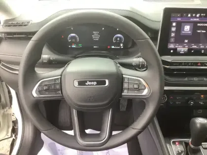 Photo 17 Jeep Compass 1.5 Turbo T4 130 ch BVR7 e-Hybrid Summit