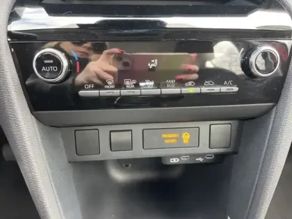 Photo 12 Toyota Yaris Hybride 1.5 HYBRID 116H DYNAMIC AUTO 2WD