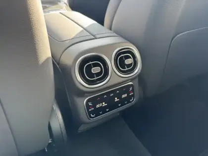 Photo 10 Mercedes Classe GLC Gén. II (X254) Ph1 AMG Line + 5