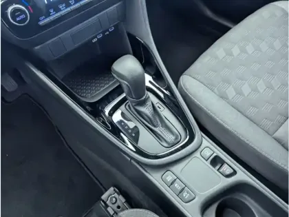 Photo 14 Toyota Yaris Gén. IV Ph1 NG Design 5