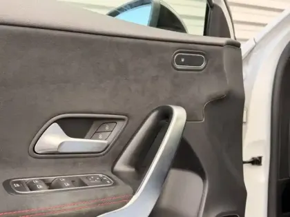 Photo 8 Mercedes Classe A Gén. IV (W177) Ph1 AMG Line 5