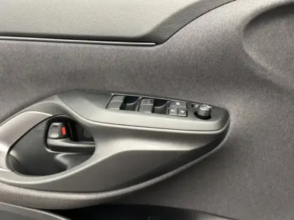 Photo 13 Toyota Yaris Hybride 1.5 HYBRID 130 GR SPORT