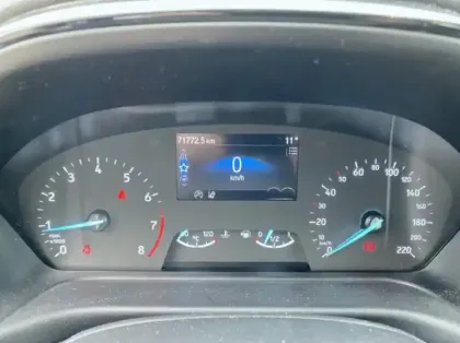 Photo 22 Ford Fiesta Gén. V Ph2 Titanium Business 5