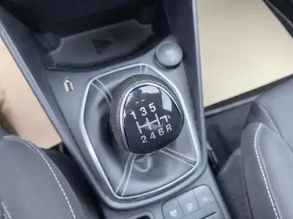 Photo 28 Ford Fiesta Gén. V Ph2 Titanium Business 5