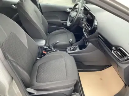 Photo 19 Ford Fiesta Gén. V Ph2 Titanium Business 5