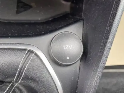 Photo 13 Ford Fiesta Gén. V Ph2 Titanium Business 5